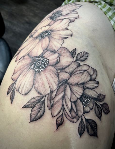 Flower Tattoo With White Highlights, Stipple Flower Tattoo Design, Dot Shading Tattoo Flowers, Dot Art Tattoo Flower, Flower Stippling, Stippled Mandala Tattoos, Stippling Tattoo, White Highlights, Stippling