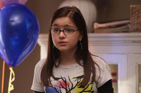 Alex Modern Family, Alex Dunphy, Comfort Series, Japanese Animated Movies, Kin List, Ariel Winter, The Empire Strikes Back, Art Idea, Could Play