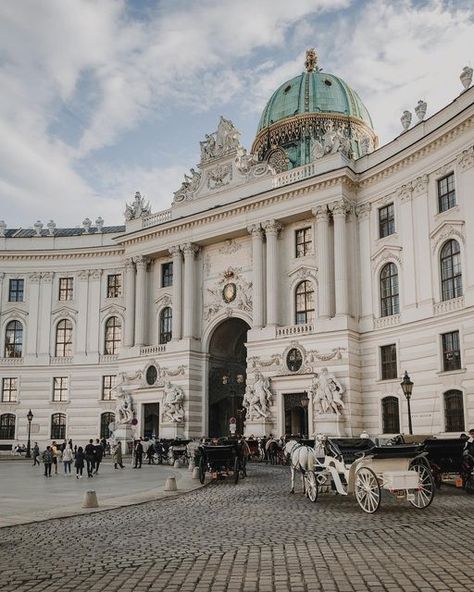 The Hofburg, Vienna Hofburg, Notion Gif, Wien Aesthetic, Spanish Riding School Vienna, Vienna Trip, Spanish Riding School, University Of Vienna, Antique Architecture