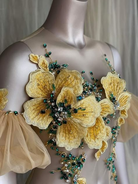 3d Embroidery Haute Couture, 3d Embroidery Designs, 3d Embroidery Flowers, 3d Fabric Flowers, 3d Flower Dress, Flower Couture, Haute Couture Embroidery, Hand Beaded Embroidery, Bead Embroidery Tutorial