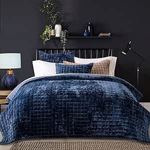 RECYCO Luxury Velvet Quilt Set King Size, Lightweight Velvet Comforter Set, Oversized Bedspread Coverlet Quilted Bedding Set, with 2 Matching Pillow Shams, for All Season, Navy Blue King Size Comforter Sets, Quilted Bedding, Velvet Comforter, Teal Bedroom, Velvet Bedding Sets, King Size Bedding Sets, Velvet Quilt, Velvet Bed, King Quilt