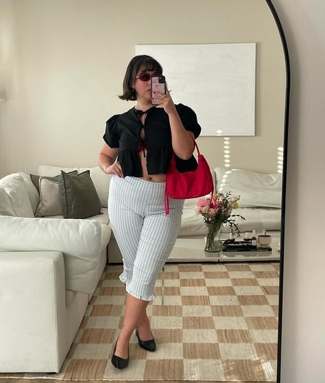 Libby May (@libbymayy) • Instagram photos and videos Chicago Fits, Chubby Aesthetic Outfit, Puttin On The Ritz, Curvy Summer Outfits, Outfit School, Mid Size Fashion, Sandy Liang, Y2k Vibes, Summer Inspo