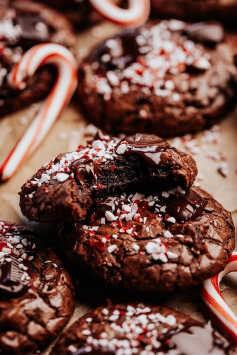 Decadent little 3-bite cookies with a chewy, fudgy brownie texture topped with extra chocolate and crushed peppermint. Chocolate Peppermint Bundt Cake, Peppermint Bundt Cake, Peppermint Brownie Cookies, Cookie Butter Cookies, Peppermint Brownie, Chocolate Peppermint Brownies, Chocolate Croissants, Homemade Croissants, Peppermint Brownies