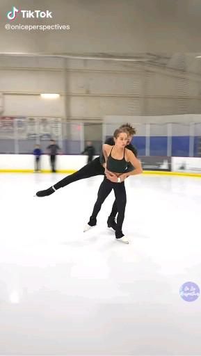 Ice Skating Couple Videos, Figure Skater Aesthetic, Ice Skating Aesthetic, Ice Skating Videos, Dancing On Ice, Figure Ice Skates, Skating Aesthetic, Amazing Gymnastics, Ballet Dance Videos