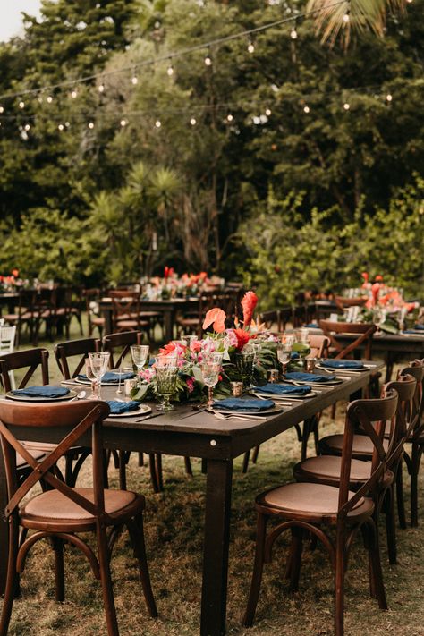 Tulum Wedding Table Decor, Tropical Wedding Buffet, Tulum Wedding Aesthetic, Tulum Wedding Decor, Dreams Tulum Wedding, Engagement Fiesta, Tulum Mexico Wedding, Wedding Reception Decor Ideas, Brazilian Wedding