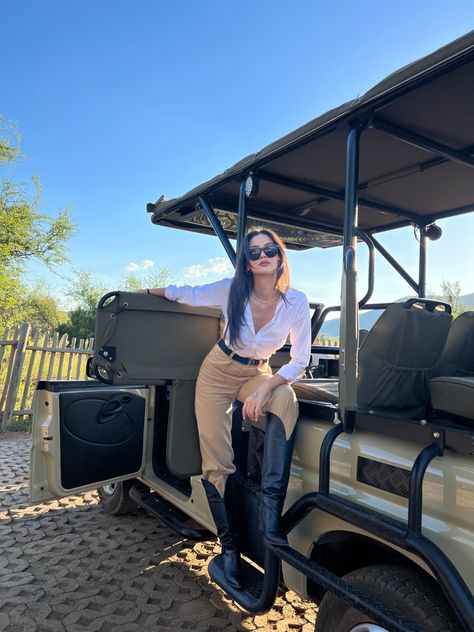 Safari Park Outfits, Luxury Safari Outfit, Safari Trip Outfit, Safari Skirt Outfit, Stylish Safari Outfit Women, Chic Safari Outfits, Safari Birthday Party Outfit Women, Dessert Safari Outfit Women, Safari Vacation Outfit