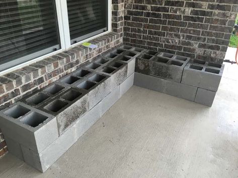 Concrete Stain Patio, Cinder Block Bench, Diy Outdoor Seating, Cinder Block Garden, Diy Bench Outdoor, Cinder Blocks, Outdoor Benches, Building A Raised Garden, Concrete Bench