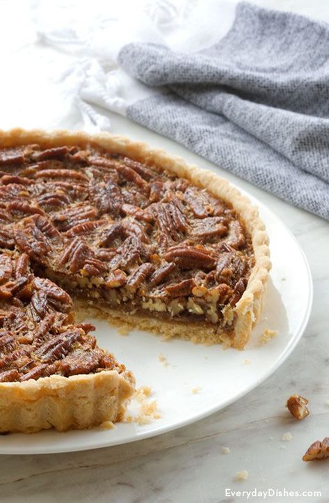 Pecan Pie Tart Recipe Pecan Tarts Recipe Easy, Pecan Pie Tarts Recipe, Easy Pecan Pie Recipe, Pecan Tarts Recipe, Pecan Pie Tarts, Nut Tart, Nut Pie, Tart Crust Recipe, Easy Pecan Pie