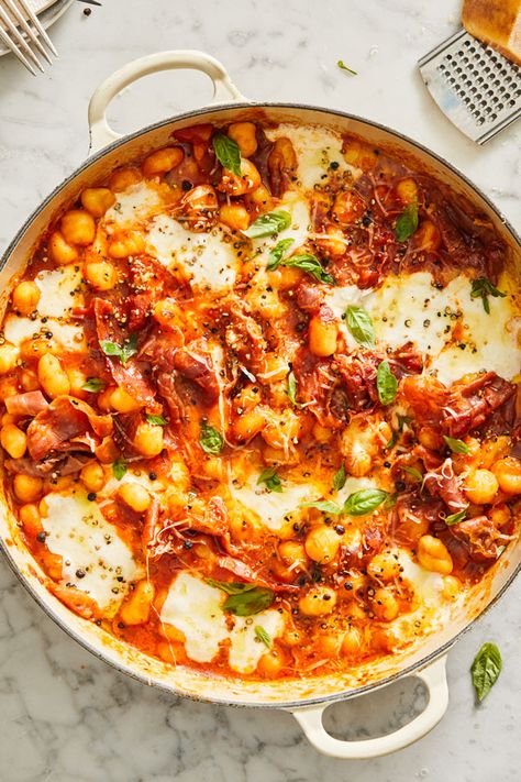 Our hearty, bite-sized Mini Gnocchi star in this easy-to-make weeknight meal idea. Fresh mozzarella, Pomodoro Fresco Tomato-Basil Sauce and prosciutto. Gnocchi Pomodoro, Mini Gnocchi, Delallo Recipes, Cheese Sauce For Broccoli, Pesto Sauce For Pasta, How To Cook Gnocchi, Baked Gnocchi, Pasta Noodle Recipe, Potato Pasta