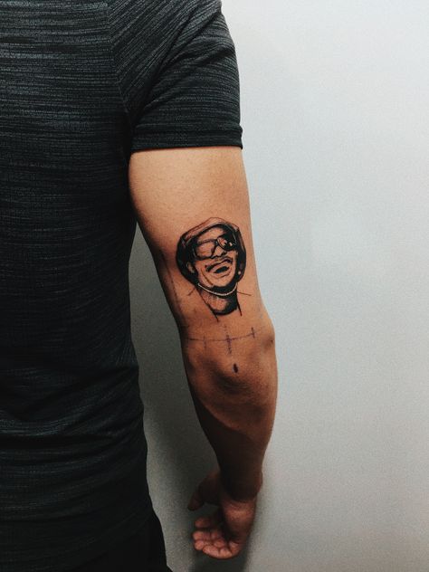 Stevie Wonder Tattoo Ideas, Stevie Wonder Poster, Stevie Wonder Without Glasses, Stevie Wonder Album Poster, Stevie Wonder Lyrics, Stevie Wonder, Arm Tattoo, Skull Tattoo, Tatting