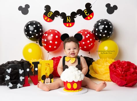 Mickey Mouse, Mickey Mouse cake smash, Mickey Mouse birthday, cake smash photography Mickey Mouse Smash Cakes, Γενέθλια Mickey Mouse, Mickey Mouse Birthday Theme, Mickey Mouse Birthday Decorations, Mickey First Birthday, Mickey 1st Birthdays, Mickey Mouse Themed Birthday Party, Fiesta Mickey Mouse, Mickey Mouse Photos