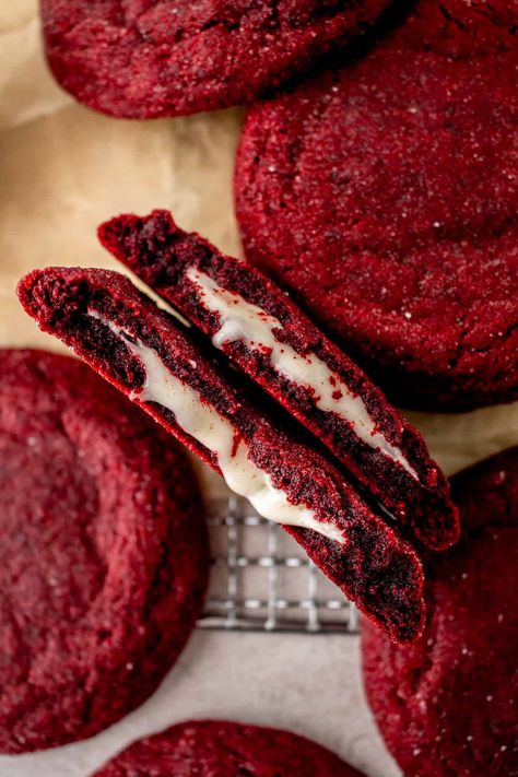 These thick, soft and chewy stuffed red velvet cream cheese cookies have the best flavors of red velvet cake. Stuffed with a tangy, fluffy cream cheese frosting, these cookies are perfect for a gift, cookie swap or holiday event. Red Velvet Cookies Stuffed, Cream Cheese Stuffed Red Velvet Cookies, Red Velvet Cream Cheese Cookies, Cream Cheese Filled Cookies, Nyc Cookies, Red Velvet Crinkles, Christmas Red Velvet, Fluffy Cream Cheese Frosting, Cream Cheese Ball