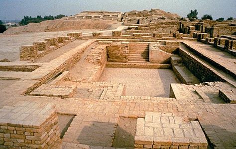 Indus Civilization, Mohenjo Daro, Indus Valley Civilization, History Projects, Ancient India, Indian History, Lost City, Mesopotamia, Archaeological Site