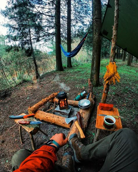 Rakel Sablon, Camping Cooking Gear, No Social Media, Hiking Supplies, Bushcraft Shelter, Camping Inspiration, Wild Camping, No Internet, Bushcraft Gear