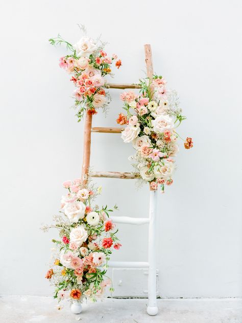 Floral Ladder, Ruangan Studio, Easter Mini Session, Easter Photoshoot, Old Ladder, Spring Photoshoot, Flower Photoshoot, Spring Photos, Flower Arrangements Diy