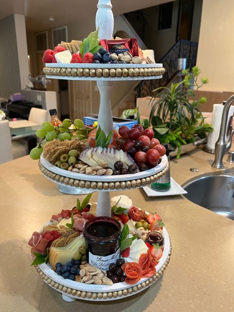 Tiered Tray Appetizers, Tiered Appetizer Display, 3 Tier Charcuterie Board, Charcuterie Tower Ideas, Charcuterie Tower, Appetizer Table Display, Charcuterie Wedding, Wedding Charcuterie, Charcuterie Party