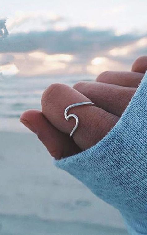 hafwenhnck Ocean Rings, Surf Wave, Trendy Stuff, Ocean Ring, Wave Beach, Geode Jewelry, Blue Crystal Earrings, Zierlicher Ring, Ring Fashion