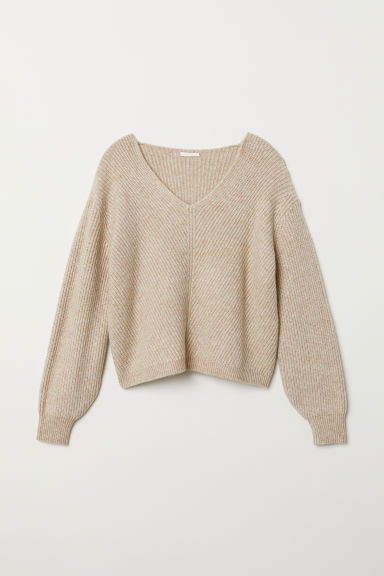 H&M V-neck Sweater - Beige Adrette Outfits, Aesthetic Sweaters, High Fashion Accessories, Beige Pullover, Cropped Pullover, Pullover Outfit, Dress Sweater, Oversize Fashion, Women Sweater