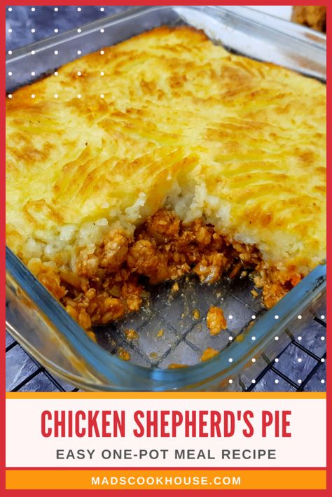 Shepherd's Pie Recipe Easy, Chicken Shepherd's Pie, Easy Shepherds Pie, Chicken Mashed Potatoes, Teriyaki Chicken And Rice, Shepherd's Pie Recipe, Minced Chicken, Pie Recipe Easy, Chicken Mince