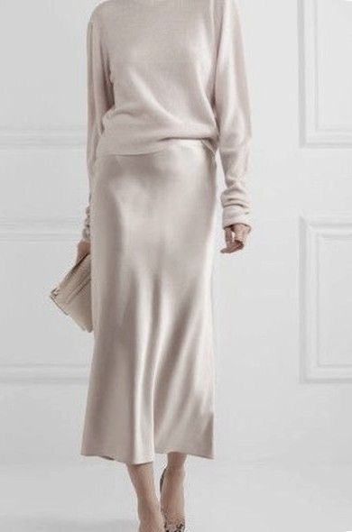 Minimalist Moda, Winter Chic, Calvin Klein Collection, Satin Midi Skirt, Mode Inspo, 가을 패션, Silk Skirt, Looks Style, Mode Inspiration