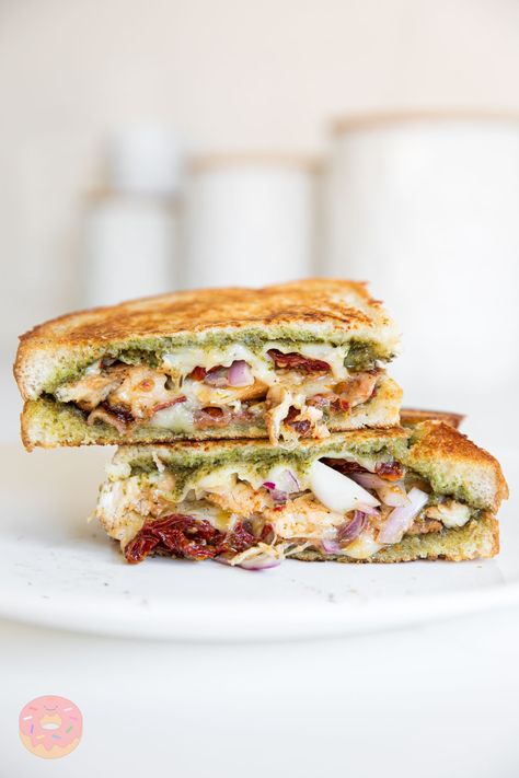 Pesto Grilled Cheese Sandwich - the Slim FATTY Pesto Grilled Cheese Sandwich, Pesto Grilled Cheese, Chicken Pesto Sandwich, Creative Sandwich, Chicken Slices, Sundried Tomatoes, Bacon Tomato, Pesto Chicken Pasta, Melty Cheese