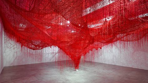 Free art in London – Free art exhibitions in London Biennale Venezia, Chiharu Shiota, Galleria D'arte, Words On Canvas, Blood Art, Red Rope, London Free, London Art, London Design