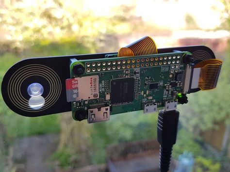 Cool Raspberry Pi Projects, Diy Security Camera, Retro Pi, Raspberry Projects, Camera Diy, Raspberry Pi Camera, Raspberry Pi Computer, Raspberry Pi Zero, Arduino Projects Diy