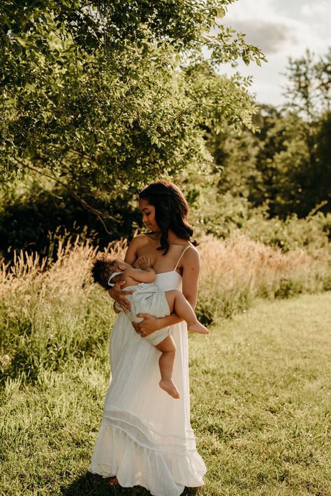 Breastfeeding Photoshoot Ideas Outdoors, Breastfeeding Photoshoot Ideas At Home, Breastfeeding Picture Ideas, 1year Photoshoot, Boho Pics, Breastfeeding Photoshoot Ideas, Nursing Photoshoot, Nursing Photos, First Family Photos