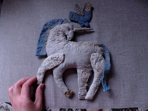 Stuffed Horse, Textile Art Dolls, Baby Bells, Toy Sculpture, Textile Jewelry, Christmas Ornaments To Make, Soft Textiles, Toy Craft, Soft Sculpture