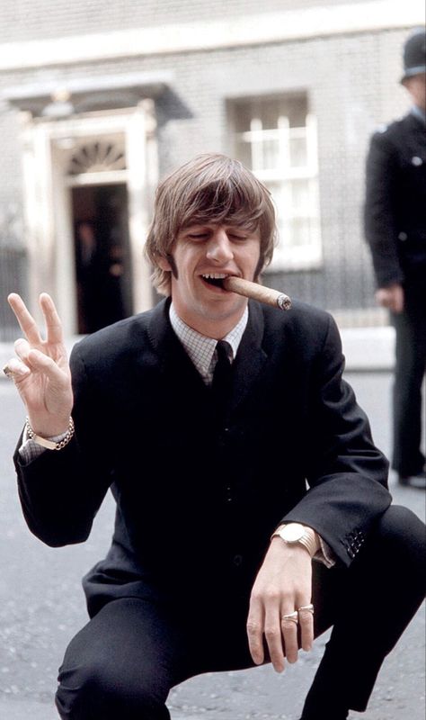 Ringo Starr Aesthetic, Ringo Star, Richard Starkey, Terry O Neill, Beatles Ringo, Bug Boy, Beatles Pictures, Downing Street, Pretty Blue Eyes