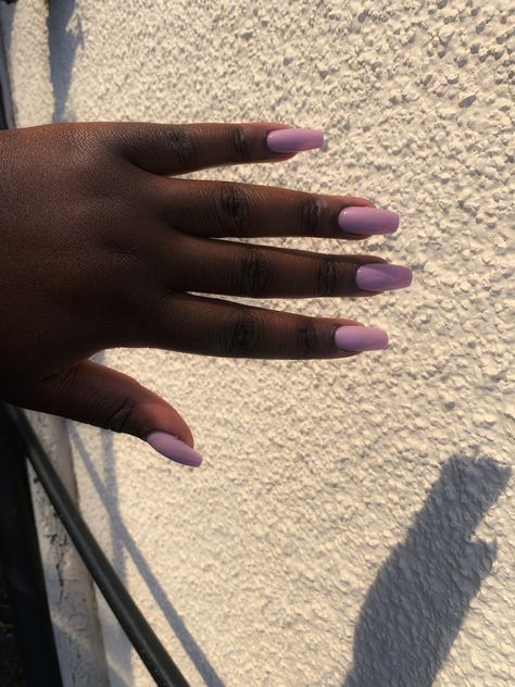 Dark Hand Nails, Nails 2023 Trends For Black Women, Nails 2024 For Dark Skin, Nails On Dark Skin Hands, Dark Skin Nail Color, Dark Skin Nail Polish, Nail Designs Easy Diy, Blush Pink Nails, Nail Polish Colors Summer