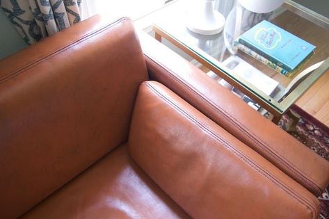 I've been on the hunt for an affordable brown leather sofa for a while now, and had just about given up when this one turned up on Craigslist Paint Leather Couch, Office Chair Diy, Faux Paint Finishes, Faux Leather Couch, Sofa Images, Brown Leather Sofa, Leather Wall, Faux Painting, Diy Sofa