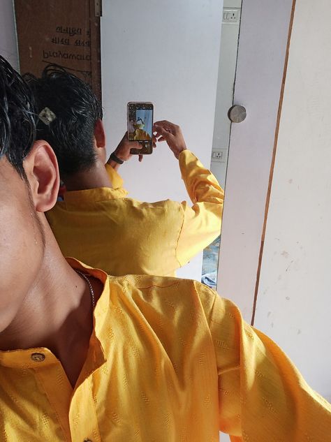 #aesthetic #aestheticboys #ethetic #desi #desiboys #indianboys #kurta #yellowkurta #pilakurta Boys In Kurta, Traditional Dress For Boy, Cute Indian Guys, Boys Aesthetic Outfits, Boyfriends Be Like, Dad Love Quotes, Bff Hands Aesthetic, Indian Boy