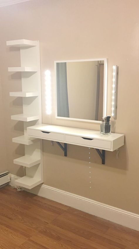 Vanity Organization Diy, Diy Vanity Table, Ikea Makeup Vanity, Makeup Vanity Decor, Apartemen Studio, Diy Makeup Vanity, Vanity Shelves, Easy Diy Room Decor, Makeup Organization Vanity