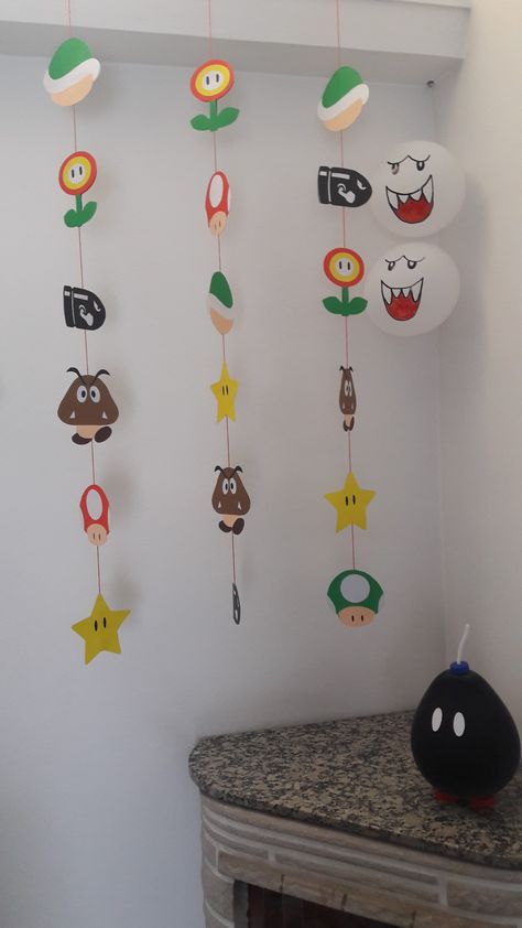 Super Mario Arts And Crafts, Mario Garland, Diy Mario Decor, Mario Birthday Diy, Mario Party Decor, Mario Kart Diy, Mario Kart Decorations, Diy Super Mario Decorations, Super Mario Bros Party Ideas Decoration