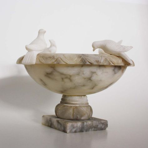 Marble bird baths for your home decor in multi color tones. Bathtub Planter, Bird Bath Ideas, Vintage Bathtub, Bowl Ideas, Marble Bowl, Bird Baths, Bath Ideas, Ideas Vintage, Color Tones