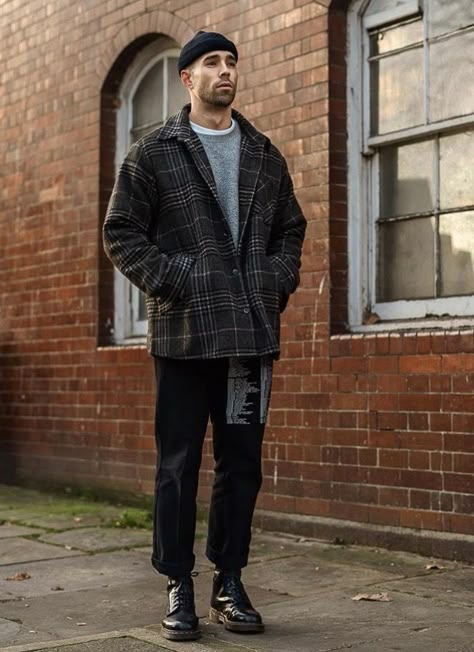 Winter Fall 2019 Mens Style Outfit Dapper Fit Fashion. Cozy! Olive Menswear 1461 Dr Martens Outfit, Best Jackets For Men, Dr Martens Men Outfit, Men Spring 2023, Doc Martens Outfit Men, London Ootd, Cool Jackets For Men, Dr Martens Men, Mens Outdoor Fashion