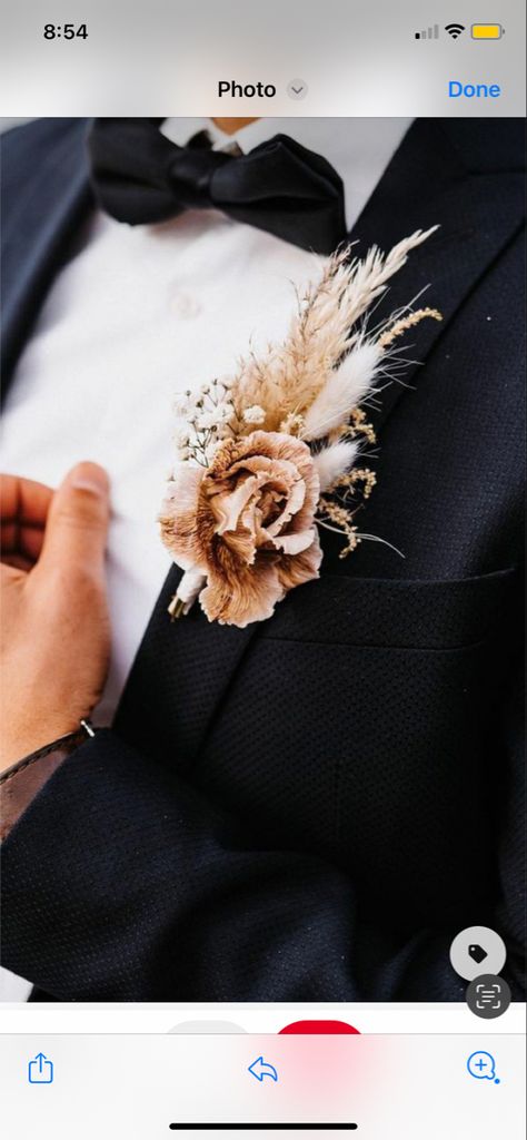 Boutonnieres Wedding Boho, Tan Corsage And Boutonniere, Pampas Grass Boutineer, Bootinterieur Wedding Boho, Boho Corsage And Boutonniere, Boho Boutineer Ideas, Boho Corsage Prom, Bottoniere Wedding, Neutral Buttonholes