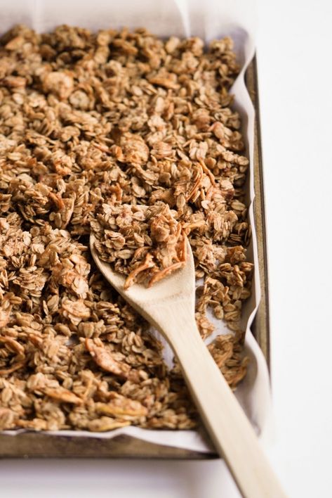 Apple Granola Recipe, Apple Pie Granola, Soft Granola, Healthy Homemade Granola, Homemade Granola Healthy, Cinnamon Apple Pie, Cinnamon Granola, Old Fashioned Oats, Granola Recipe Homemade