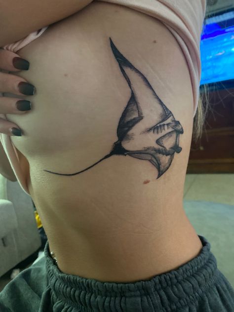 Stingray On Back Tattoo, Back Tattoo Stingray, Stingray Spine Tattoo, Big Stingray Tattoo, Stingray Back Tattoo, Stingray Rib Tattoo, Mantaray Tattoo, Sting Ray Tattoo, Manta Ray Tattoo