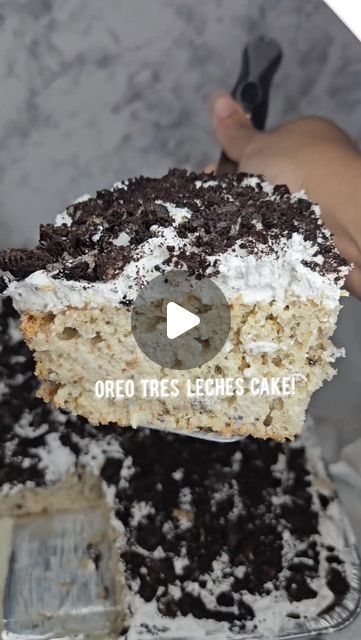 TREATED ROYAL-NO DMS 🛑 on Instagram: "THEE EASY PEASY OREO TRES LECHES CAKE THE Lii WAY! BETTER MAKE ONEEEE TOODLESSS XOXO #Lii 💋🥰❤️ I HOPE YOU HAD A TERRIFIC TUESDAY! 😘😘 #tresleches #treslechescake #oreos #cookies #cake #viral #dessert" Oreo Tres Leches Cake, Bake Sale Desserts, Oreos Cookies, Terrific Tuesday, Leches Cake, Cookies Cake, Tres Leches Cake, Oreo Cake, Tres Leches