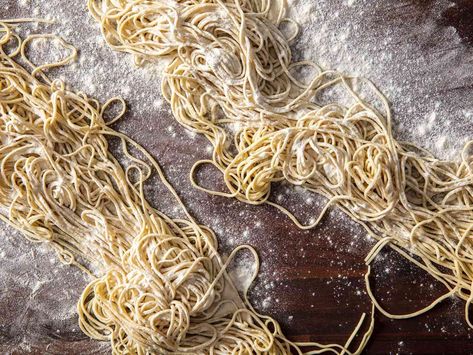 Handmade Ramen Noodles, Ramen Noodles From Scratch, Restaurant Plating, Ramen Noodle Recipes Homemade, Make Ramen Noodles, Making Ramen, Noodles From Scratch, Ramen Noodles Recipe, Homemade Ramen Noodles