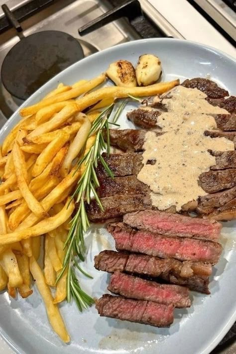 Diner Recept, Romantic Dinner Recipes, Food Obsession, Interesting Food Recipes, French Fries, Finger Food, Pretty Food, Food Cravings, I Love Food