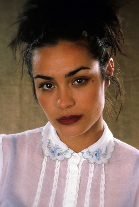 Shannon Sossamon, Taurus Horoscope Today, Shannyn Sossamon, Dead Leaves, A Knight's Tale, Quality Pictures, Movie Photo, Girl Crushes, Woman Crush