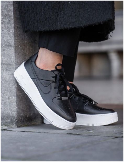 Cute Outfits With Air Force 1 White Low Nike Air Force Black And White, Outfit With Air Force 1 White, Black Nike Air Force 1 Outfit Woman, Nike Air Force 1 Black And White, Nike Air Force Outfits, Black Nike Shoes Outfit, Cute Outfits With Air Force 1, Nike Air Force Ones Outfit, Nike Air Force Black