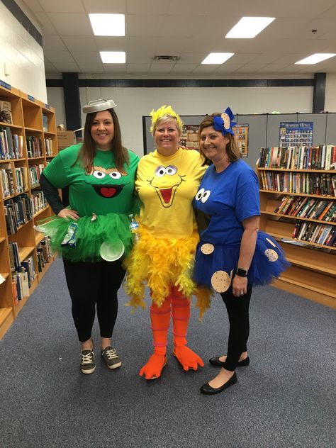 Teacher Halloween Dress Up Ideas, Sesame Street Costumes Group, Sesame Street Diy Costumes, Sesame Street Halloween Costumes Group, Sesame Street Group Costumes, Sesame Street Costume Diy, Sesame Street Costume Group, Diy Oscar The Grouch Costume, Big Bird Halloween Costume