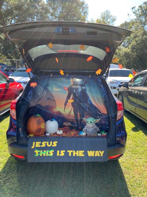 Mandalorian Trunk Or Treat Ideas, Mandalorian Trunk Or Treat, Starwars Trunk Or Treat Ideas, Starwars Trunk Or Treat Ideas For Cars, Star Wars Trunk Or Treat Ideas For Cars, Trunk Or Treat Star Wars, Star Wars Trunk Or Treat Ideas, Harvest Games, Church Trunk