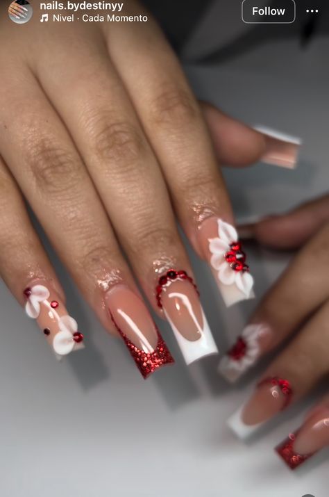 Red Medium Nail Designs, Short Cute Red Nails, Nails Ideas With Gems, Simple Red Acrylic Nails, Red And Gold Quince Nails, Red Flower Nail Designs, Gold Quince Nails, Red Glam Nails, Nail Charm Designs