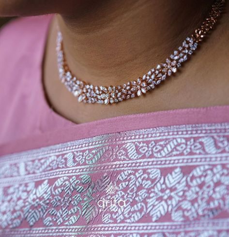 18ct Gold Jewellery, Diamond Kanti Necklace Designs, Real Diamond Necklace Simple Classy, Simple Diamond Necklace Indian, Diamond Necklace Set Simple, Latest Diamond Necklace Designs, Diamond Necklace Elegant, Diamond Chokers, Small Diamond Necklace