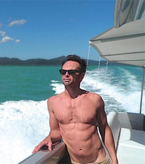 How Walton Goggins Mastered Scuba Diving Walter Goggins, Cooper Howard, Walton Goggins, Blue Photos, Outdoors Indoors, Middle Aged Men, The Ghoul, Timothy Olyphant, Gorgeous Guys